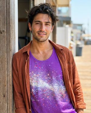 Men's Purple to Magenta Pixelate men's tank tops