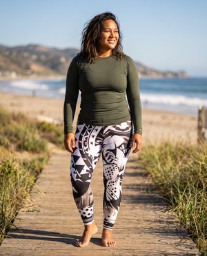 White Onyx Koa Lehua plus size leggings