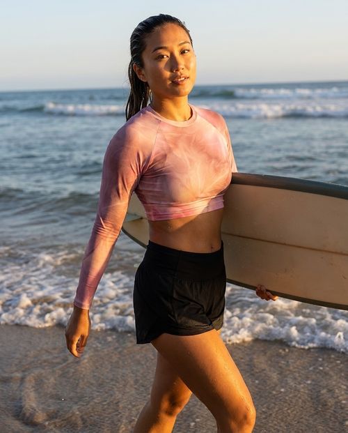 Women's Millennial Pink Frost Crop Top Rash Guard Women's Crop-Top Rashguard — Lolekai