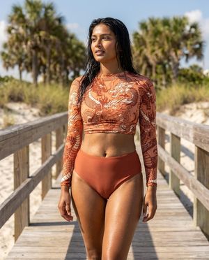 Women's Coral Ember Crop Top Rash Guard Women's Crop-Top Rashguard — Lolekai