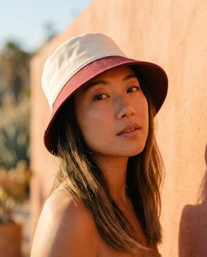 Currant Oat bucket hats