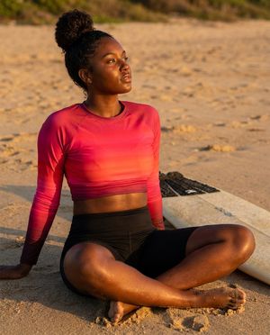 Women's Oxblood / Hot Magenta Solstice women's crop-top rashguards