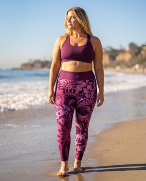 Amaranth Honua Poni plus size leggings