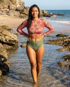Women's Dusty Rose Tsaotao women's crop-top rashguards