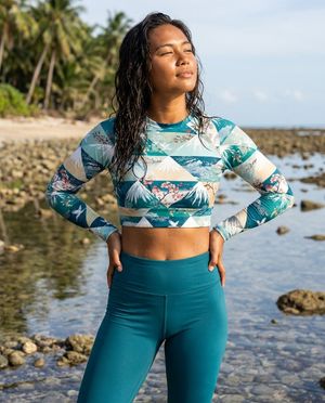 Women's Transformative Teal Zenith women's crop-top rashguards