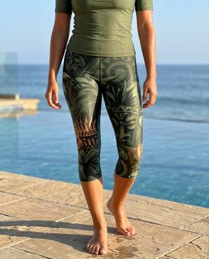 Sycamore Nalu Uli swim & gym capri leggings