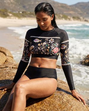 Women's Reef Carnival Black Chorus women's crop-top rashguards