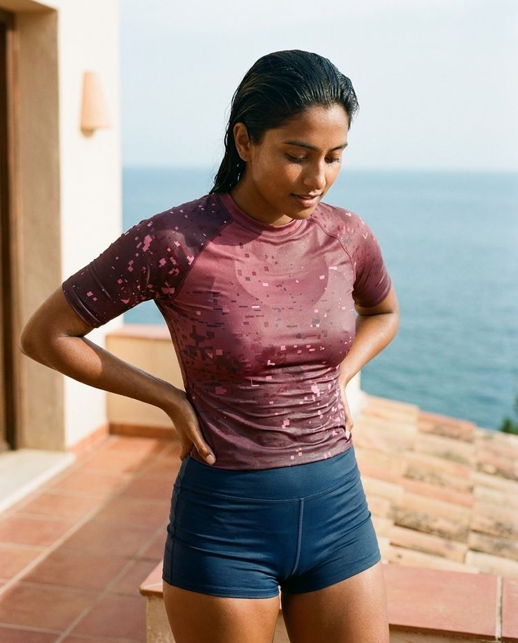 Women's Amaranth Riptide women's rashguards