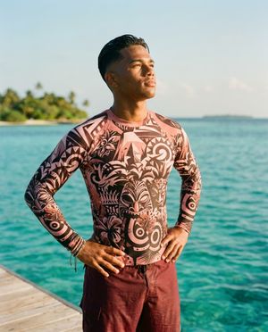 Men's Tea Rose Nalu Uli men's short-sleeve rashguards