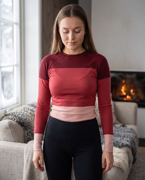 Tea Rose Reich Base Layer Women's Rashguard — Lolekai