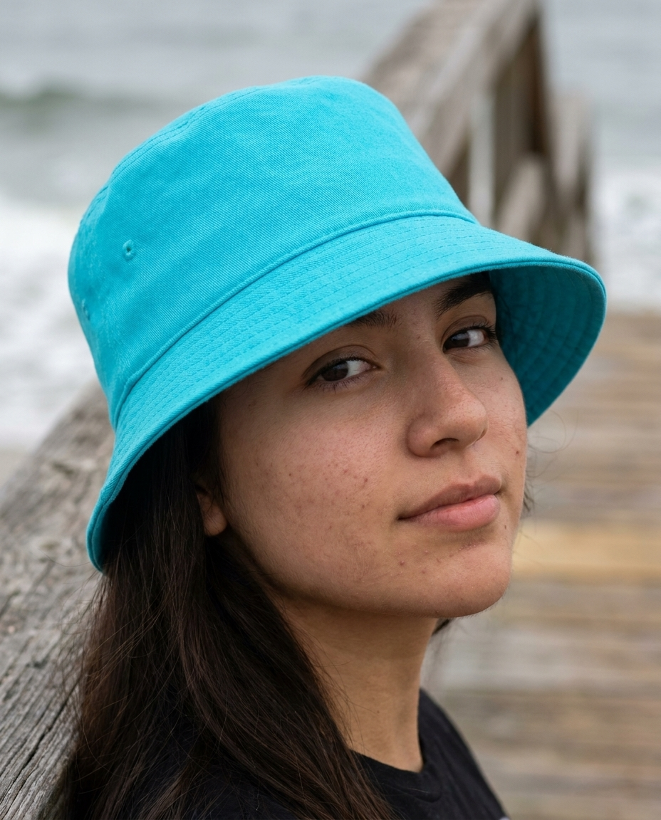 Bucket hat in Neon Aqua
