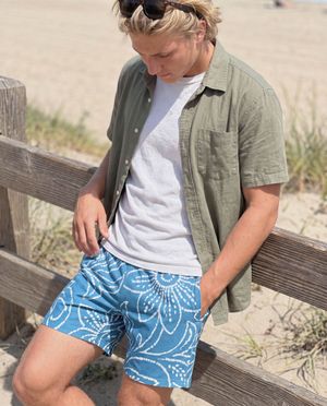 Blue Aura Gelang men's swim trunks