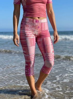 Millennial Pink Ubuntu Leggings Capri Leggings — Lolekai