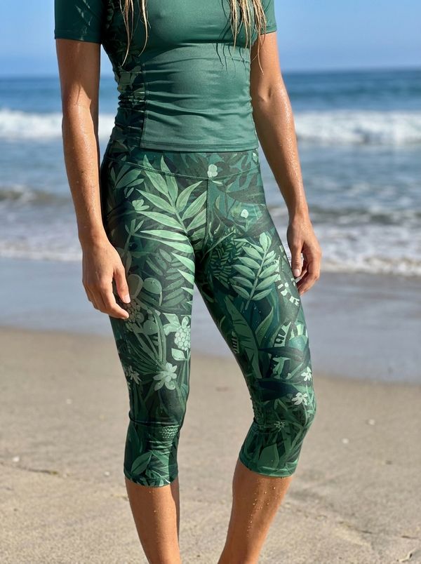 Women's Transformative Teal Oasis Capri Leggings