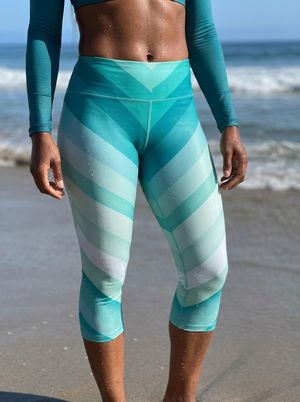 Jelly Mint Pulse Leggings Capri Leggings — Lolekai