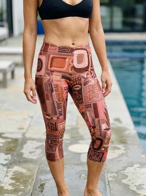Dusty Rose Lehua swim & gym capri leggings