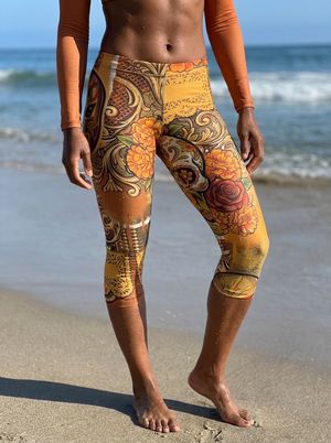 Amber Haze Catrina Leggings Capri Leggings — Lolekai
