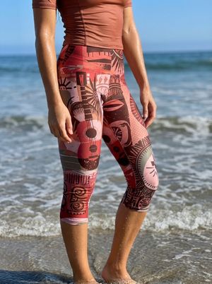 Tea Rose Kahuna Capri Leggings Capri Leggings — Lolekai