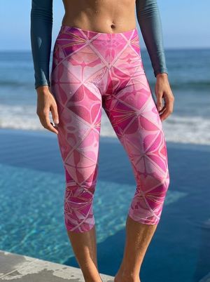 Dusty Rose Flare Capri Leggings Capri Leggings — Lolekai