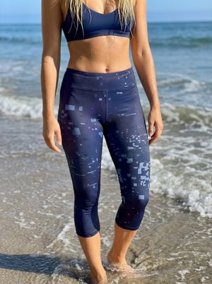 Rhodonite Nova Leggings Capri Leggings — Lolekai