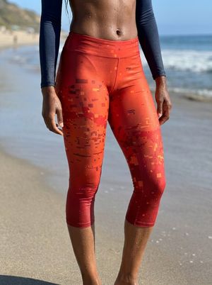 Lava Falls Pulse Capri Leggings Capri Leggings — Lolekai