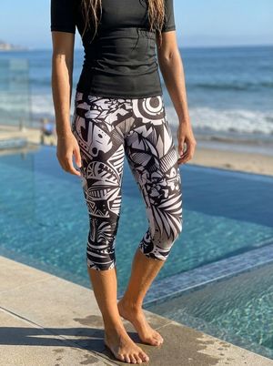 White Onyx Lani Uli Capri Leggings Capri Leggings — Lolekai