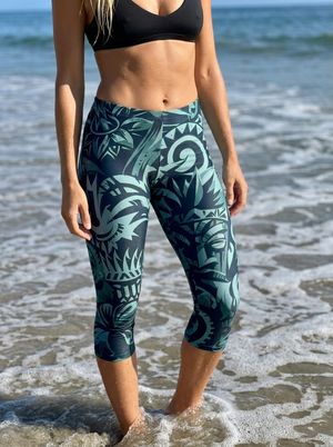 Alexandrite Nalu Poni Capri Leggings Capri Leggings — Lolekai