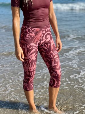 Tea Rose Nalu Poni Capri Leggings Capri Leggings — Lolekai