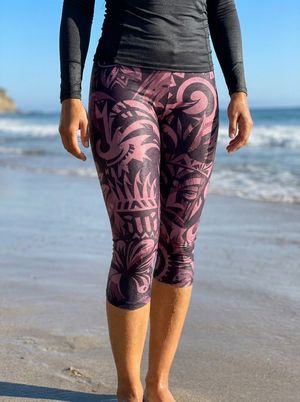 Rhodonite Nalu Lehua Capri Leggings Capri Leggings — Lolekai