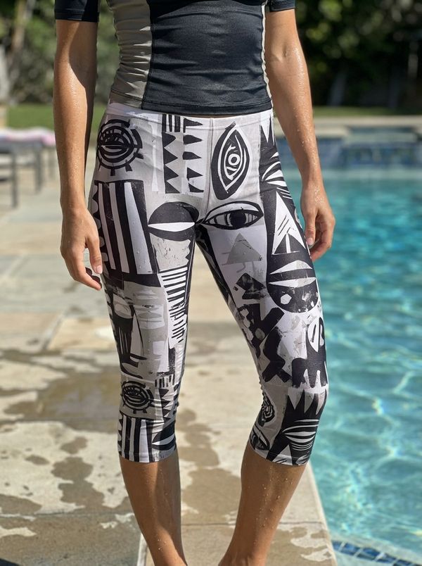 Tribal Static swim & gym capri leggings