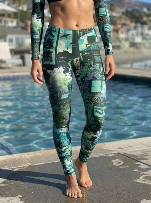 Runway Emerald Bakeneko Classic Leggings